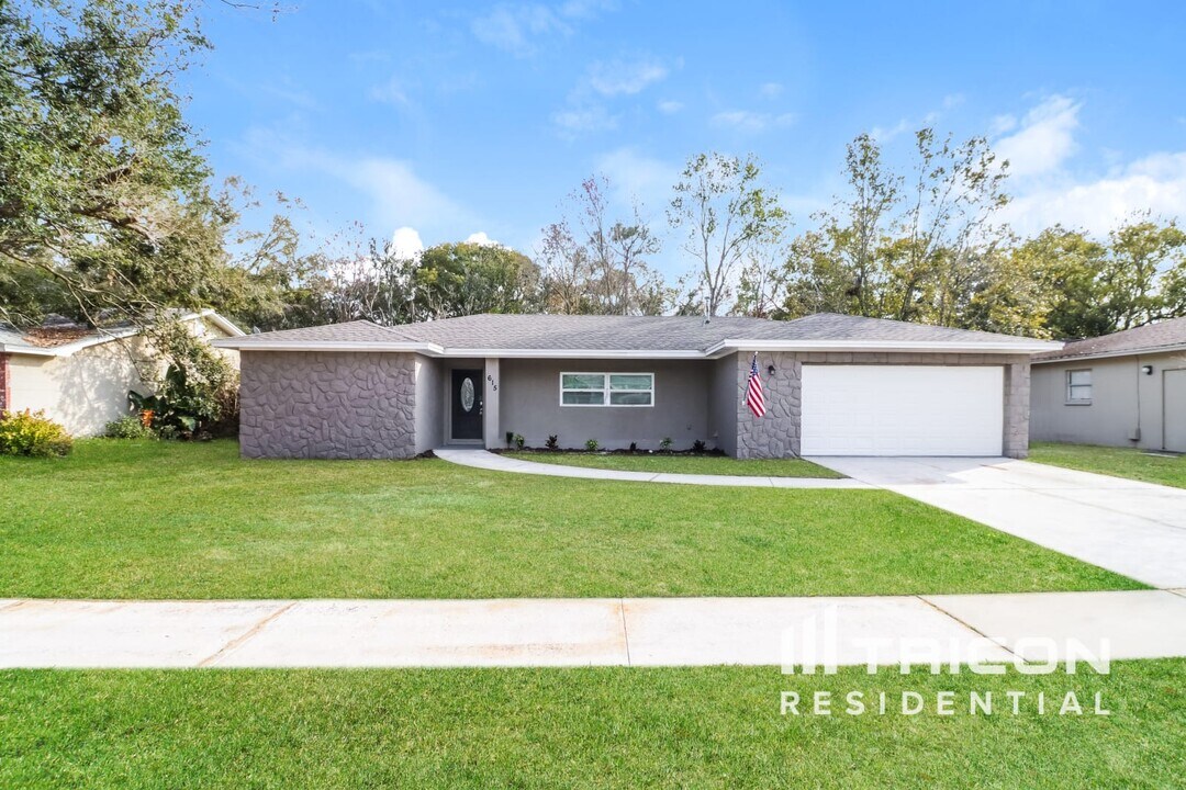 615 Princeton St in Brandon, FL - Building Photo
