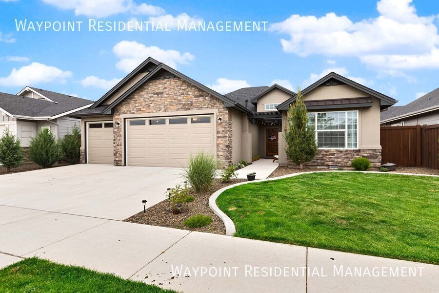 1220 W Legarreta Dr in Meridian, ID - Building Photo