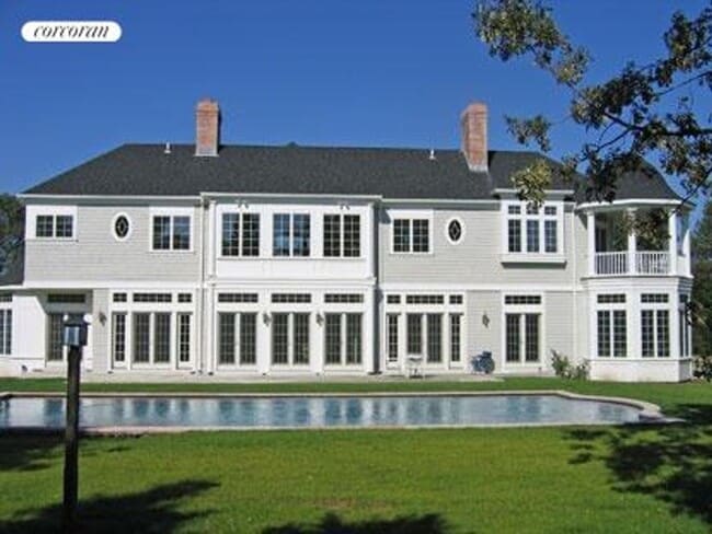 653 Head of Pond Rd in Water Mill, NY - Building Photo - Building Photo