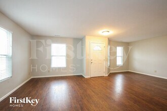 10094 Golden Dr, Unit A in Noblesville, IN - Foto de edificio - Building Photo
