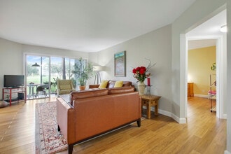 3755 Via Poinciana in Greenacres, FL - Building Photo - Building Photo