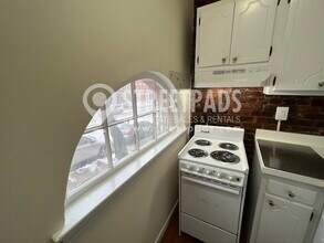66 S Huntington Ave, Unit 4 in Boston, MA - Building Photo - Building Photo