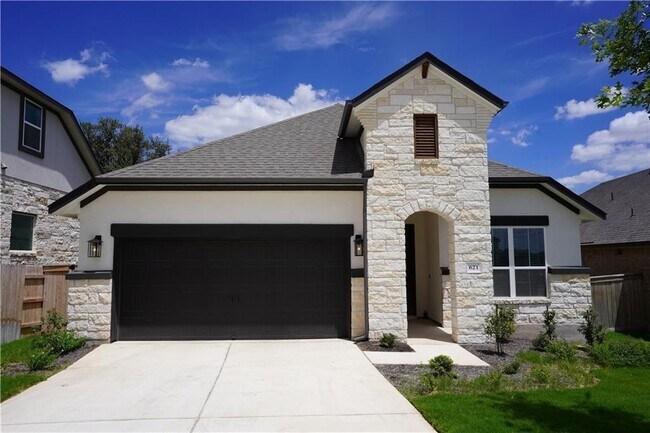 property at 621 Pinnacle View Dr