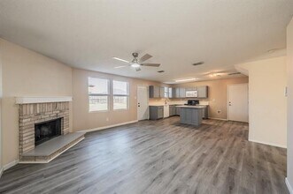 2032 Hopi Trail in Grand Prairie, TX - Building Photo - Building Photo