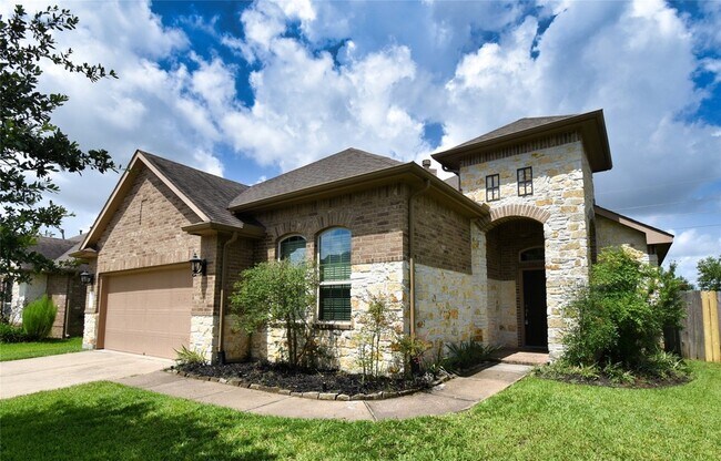 5623 S Denham Ridge Ln