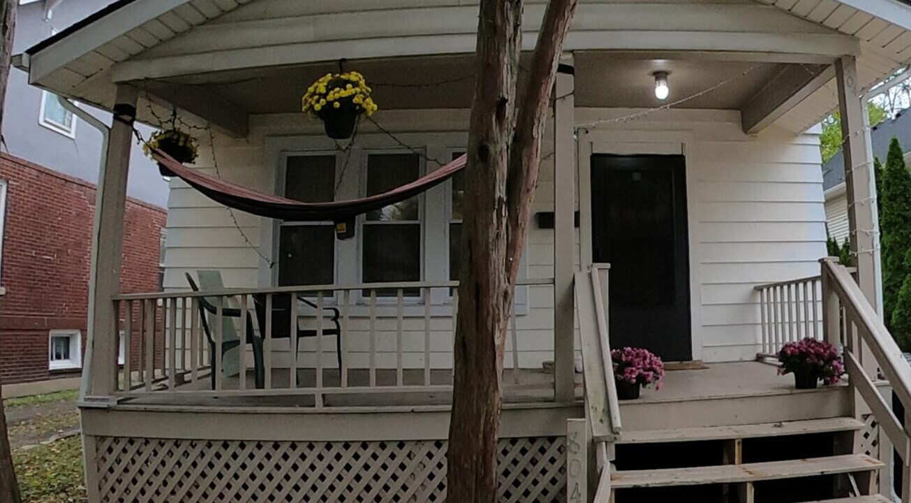 804 McKinley Ave in Ann Arbor, MI - Foto de edificio