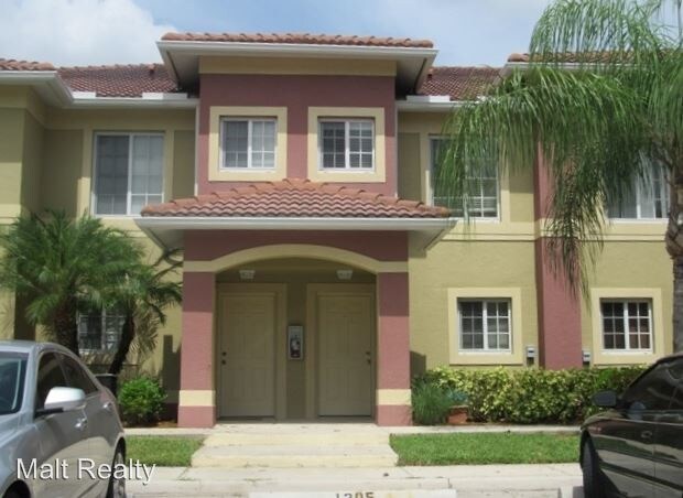 9419 Ivy Brook Run in Ft. Myers, FL - Foto de edificio - Building Photo