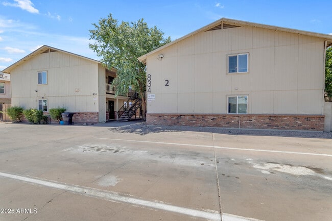 property at 834 N Cherry