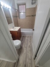 2315 E 70th St in Chicago, IL - Building Photo - Building Photo