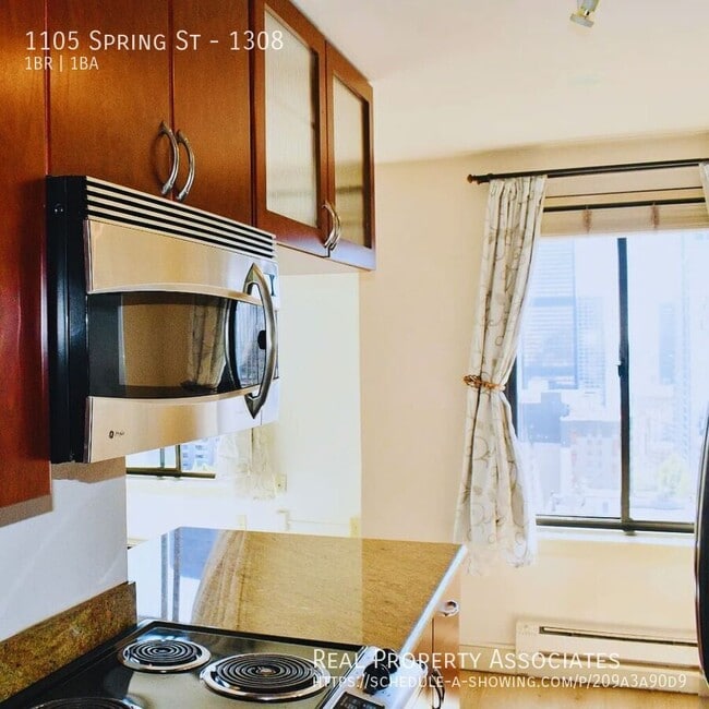 1105 Spring St in Seattle, WA - Foto de edificio - Building Photo
