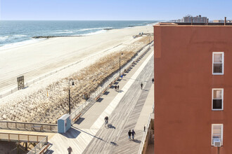 Boardwalk Apartments in Long Beach, NY - Building Photo - Building Photo