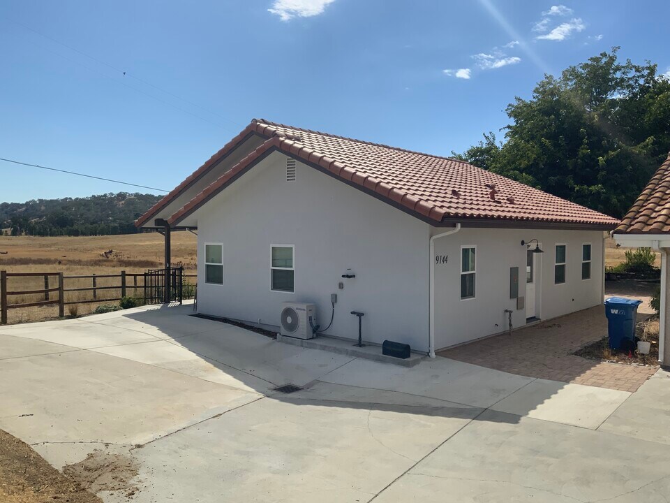 9148 Santa Margarita Rd in Atascadero, CA - Building Photo