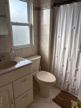 60 Monroe St in Lynbrook, NY - Building Photo - Building Photo