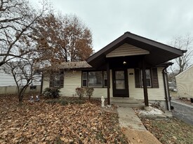 144 Flora Dr in St. Louis, MO - Building Photo