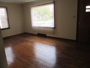 820 Lincoln Ave SE in Girard, OH - Building Photo - Building Photo