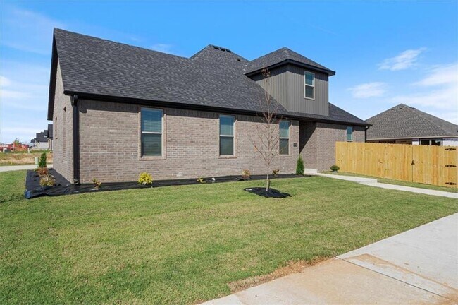 6900 SW High Meadow Blvd in Bentonville, AR - Building Photo - Building Photo