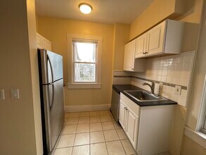 8 Bennett St, Unit 2 in Medford, MA - Foto de edificio - Building Photo
