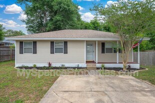 113 Marimba St in Mary Esther, FL - Building Photo