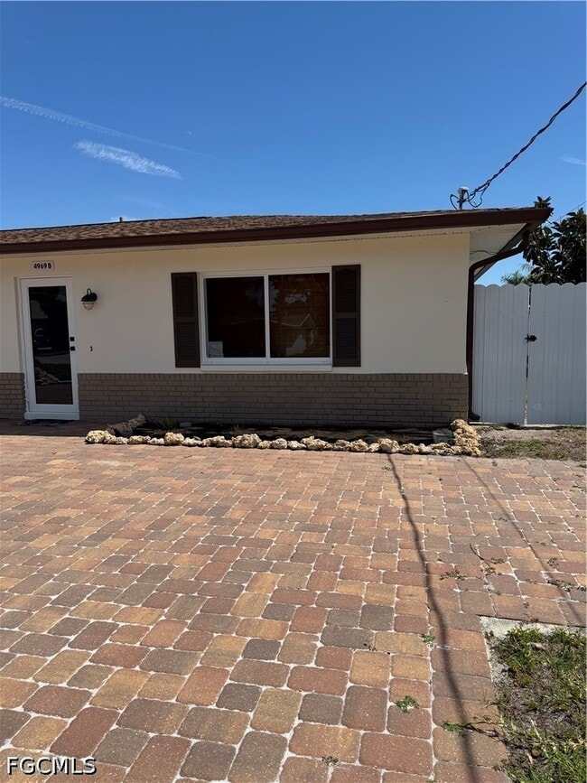 property at 4969 Vincennes St