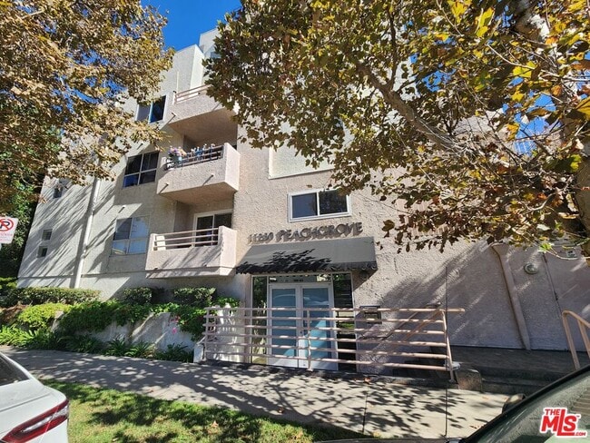 11230 Peach Grove St in Los Angeles, CA - Building Photo - Building Photo