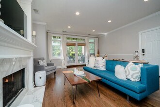4543 Malden St in Chicago, IL - Building Photo - Building Photo