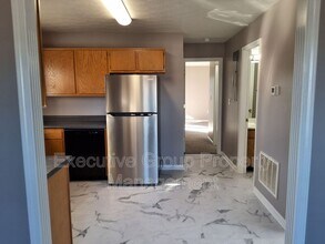 103 Kenilworth Ct in Radcliff, KY - Building Photo - Building Photo