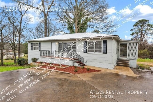 1209 W Fort Williams St in Sylacauga, AL - Building Photo - Building Photo