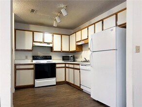 5900 Samantha St in Fayetteville, AR - Building Photo - Building Photo