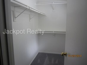 2529 Charleville Ave-Unit -102 in Las Vegas, NV - Building Photo - Building Photo
