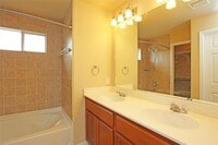 2206 Naomi St photo'