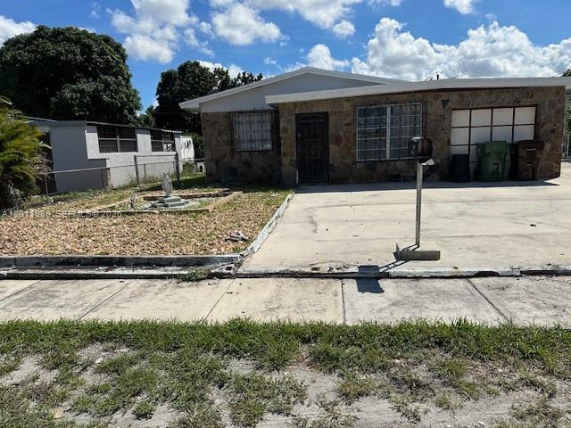property at 640 E 55th St
