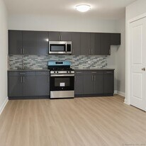 511 E Main St, Unit 2A in Bridgeport, CT - Building Photo