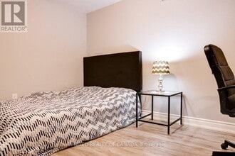 196 McCaffrey Rd in Newmarket, ON - Building Photo - Building Photo