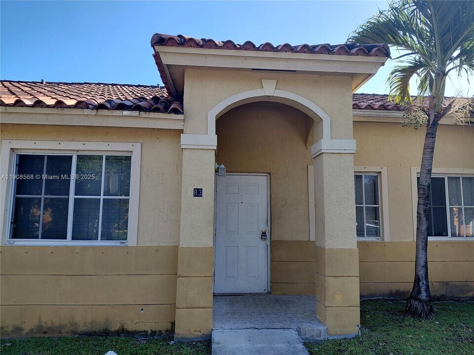 83 NE 13th Ave in Homestead, FL - Building Photo
