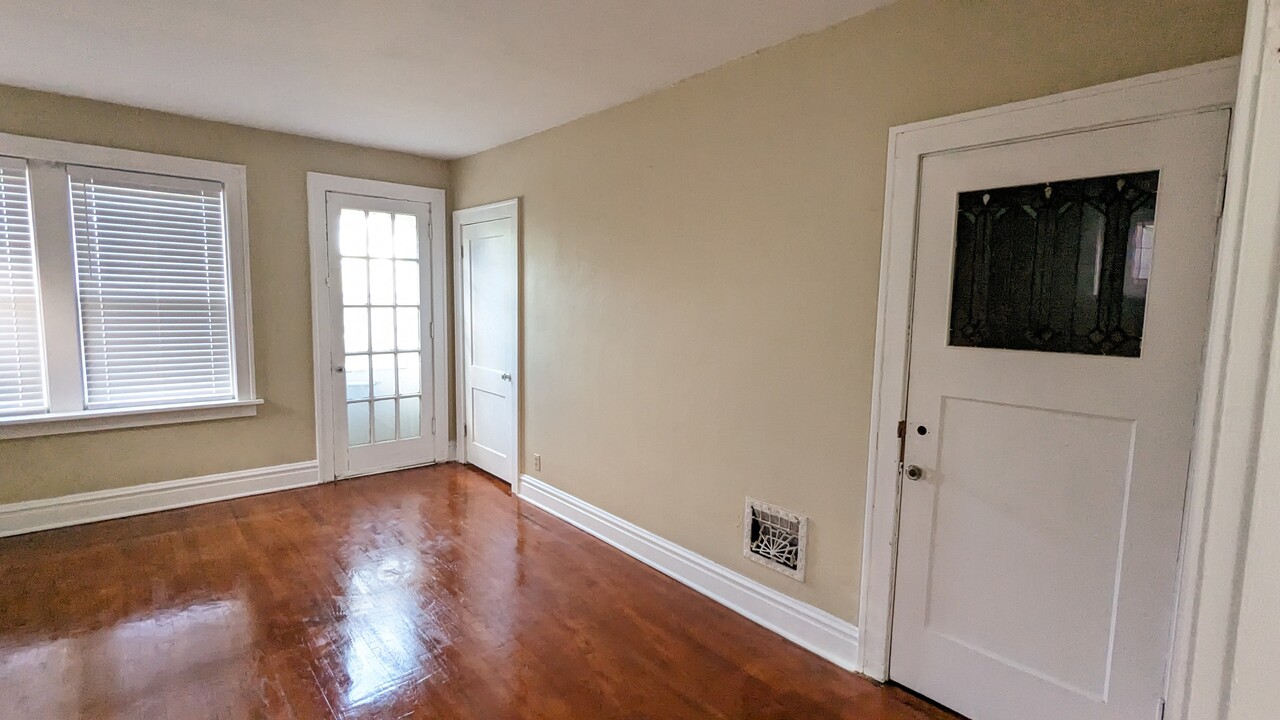 5042 Mardel Ave, Unit 5044 1F in St. Louis, MO - Building Photo