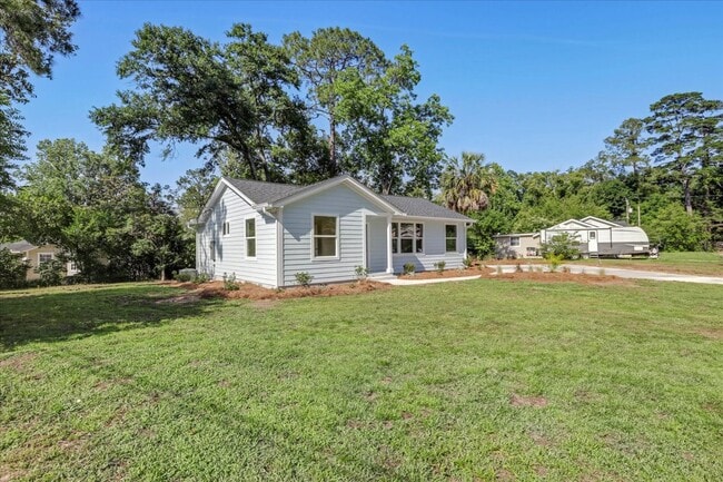 1602 Carruthers St in Tallahassee, FL - Foto de edificio - Building Photo