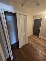 251 Erb St. W in Waterloo, ON - Building Photo