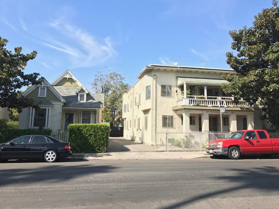 1927-1935 Bonsallo Ave in Los Angeles, CA - Building Photo