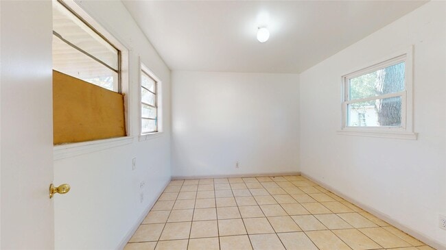 property at 3826 Landa Ln