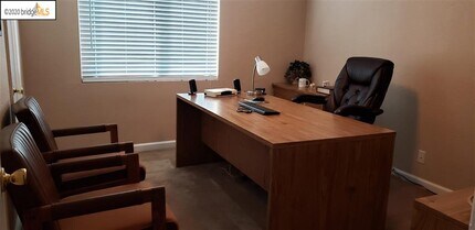 223 California Ave in Pittsburg, CA - Foto de edificio - Building Photo