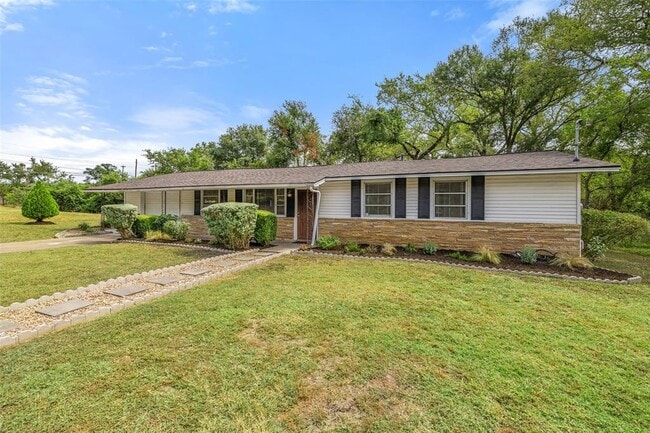 1803 Victoria Dr in Austin, TX - Building Photo - Building Photo