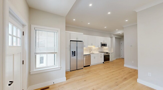 9 Everett St, Unit 1 in Boston, MA - Foto de edificio - Building Photo