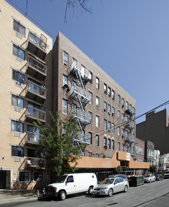 2885 Valentine Ave in Bronx, NY - Building Photo