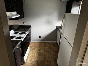 1460 Bakalane Ct in Pensacola, FL - Building Photo - Building Photo