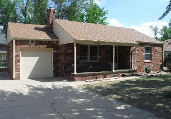 1524 N Clarence Ave in Wichita, KS - Building Photo