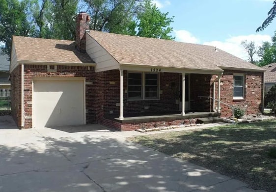 property at 1524 N Clarence Ave