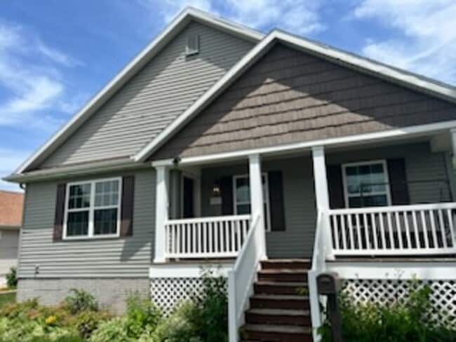 property at 1309 8th St NW