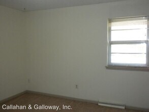 4809 E Schooner Rd in Columbia, MO - Foto de edificio - Building Photo