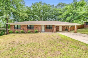 2507 Buckner Ave in Tupelo, MS - Building Photo