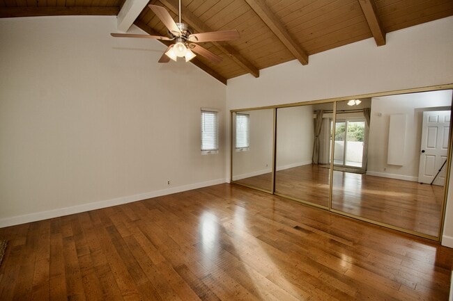 21372 Brookhurst St in Huntington Beach, CA - Building Photo - Building Photo